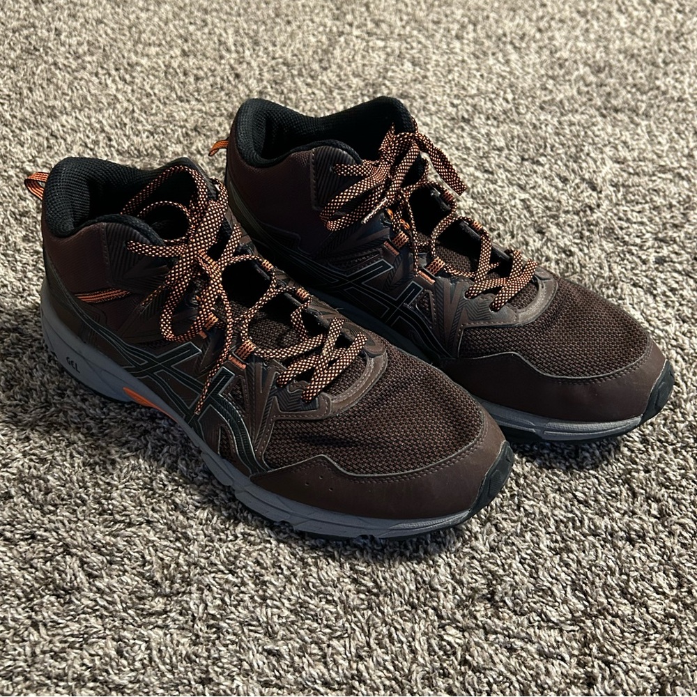 Men's ASICS Gel-Venture 8 Mid Top Size 12